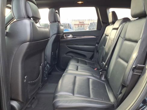 Used 2015 Jeep Grand Cherokee Overland w/ Advanced Technology Group image 9