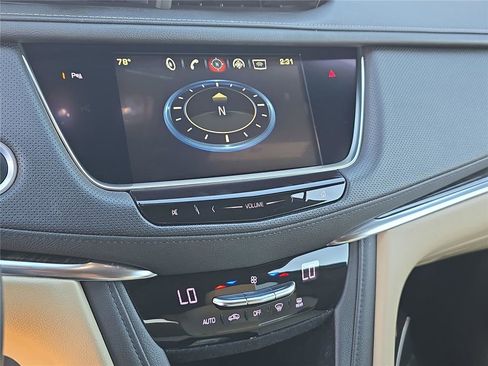 Used 2018 Cadillac XT5 FWD image 19