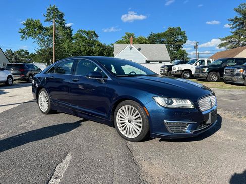 Used 2017 Lincoln MKZ Reserve FWD image 3