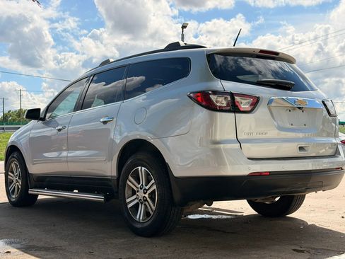 Used 2017 Chevrolet Traverse LT FWD image 5