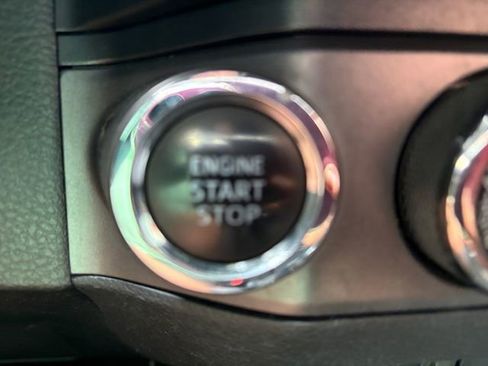 Used 2019 Toyota Tacoma TRD Sport AWD/4WD image 25