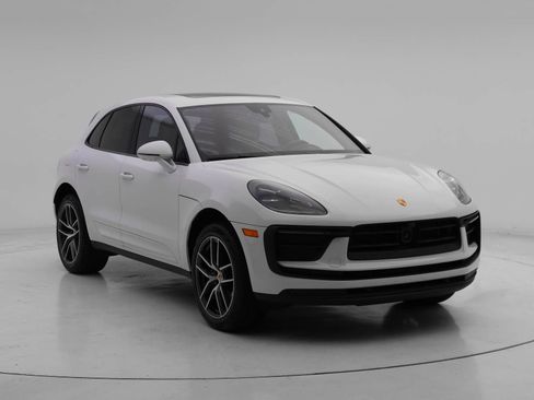 Used 2025 Porsche Macan image 17