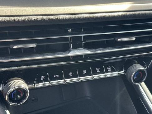 Used 2024 Chevrolet Traverse LS image 21