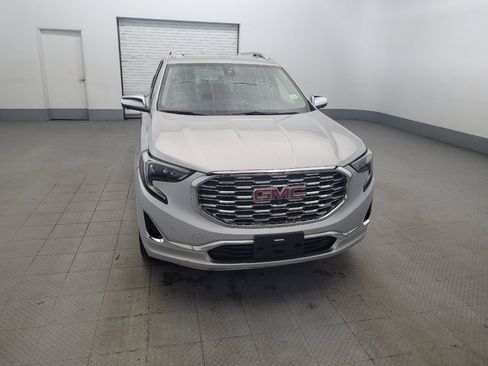 Used 2020 GMC Terrain Denali w/ Denali Premium Package AWD/4WD image 14