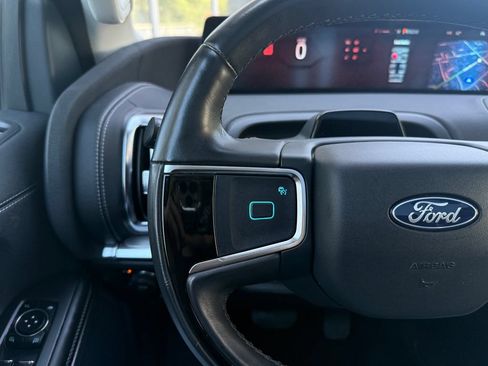 Used 2025 Ford Expedition Platinum AWD/4WD image 29