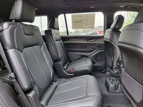 New 2026 Jeep Grand Cherokee L Limited AWD/4WD image 23