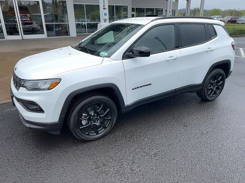 New 2026 Jeep Compass Latitude image 1