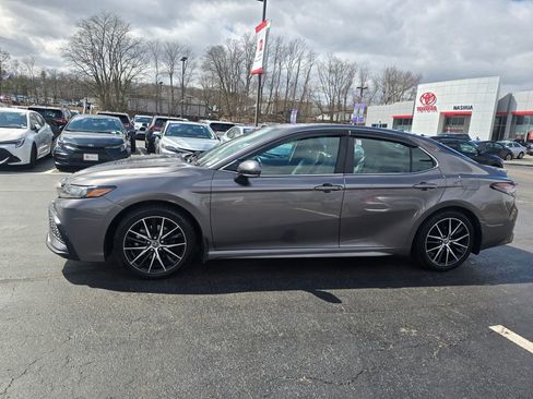 Certified 2022 Toyota Camry SE w/ Cold Weather Package image 3