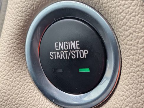 Used 2022 Chevrolet Traverse LS FWD image 36