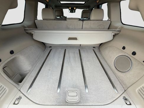 Used 2014 Jeep Grand Cherokee Overland w/ Advanced Technology Group image 14