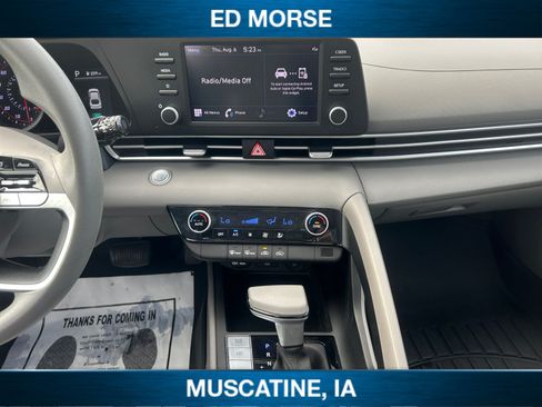 Used 2023 Hyundai Elantra SEL FWD image 11