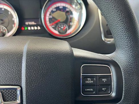 Used 2015 Dodge Grand Caravan SXT image 12