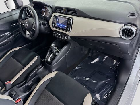 Used 2021 Nissan Versa SV image 30