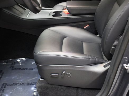 Used 2023 Tesla Model Y Long Range image 29