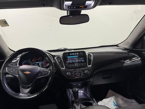 Used 2018 Chevrolet Malibu LT image 10