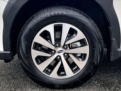 Used 2025 Subaru Outback Premium image 9