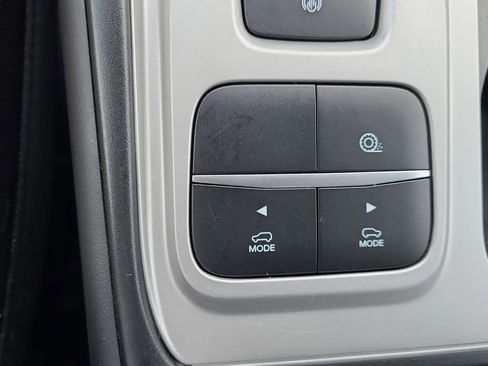 Certified 2022 Ford Explorer XLT RWD image 25