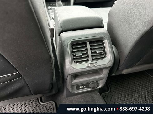 Used 2020 Volkswagen Tiguan SE w/ Panoramic Sunroof Package image 12