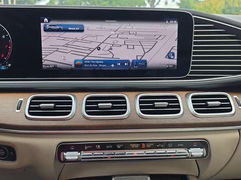 Used 2026 Mercedes-Benz GLS 450 4MATIC image 24