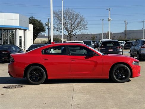 Used 2023 Dodge Charger SXT image 3
