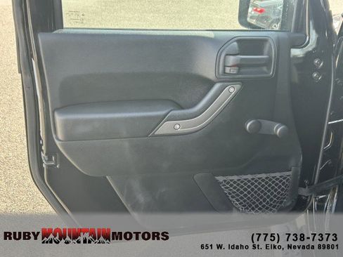 Used 2018 Jeep Wrangler Sport w/ Connectivity Group image 9