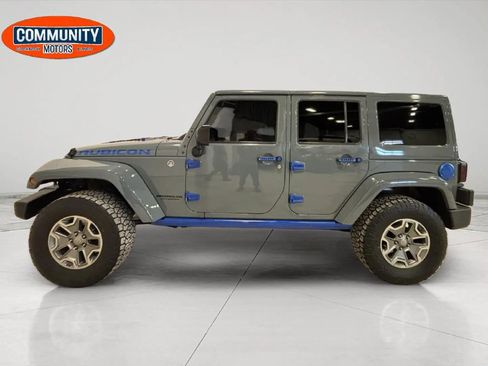 Used 2015 Jeep Wrangler Unlimited Rubicon w/ Connectivity Group image 3