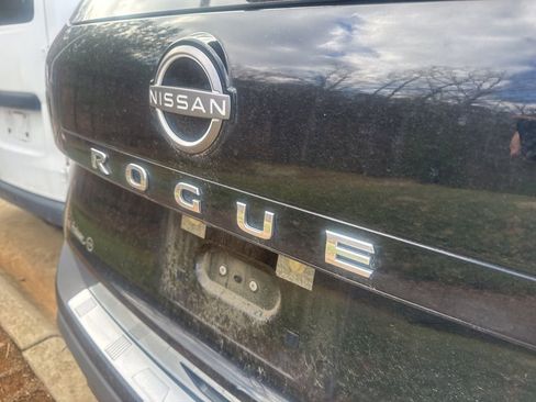 Certified 2023 Nissan Rogue SV w/ SV Premium B Package image 8