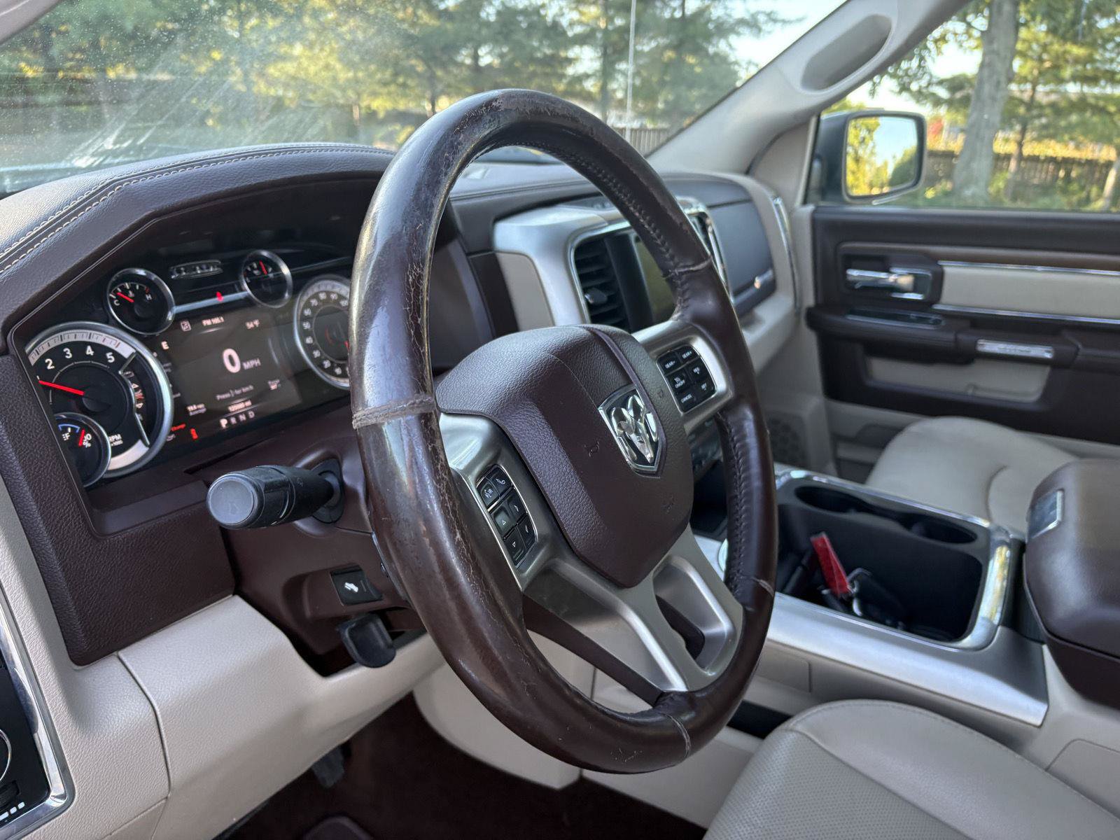 Used 2016 RAM 1500 Laramie w/ Convenience Group AWD/4WD image 8