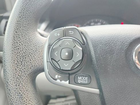 Used 2012 Toyota Camry LE image 19