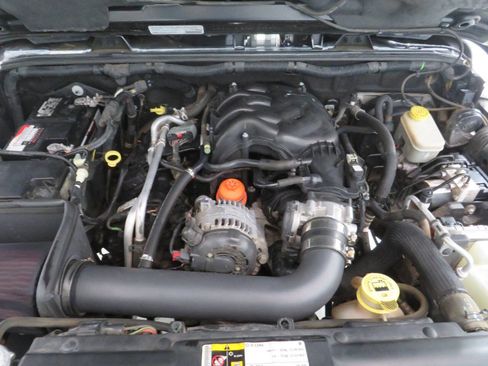 Used 2014 Jeep Wrangler Unlimited Sahara image 26