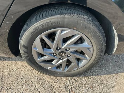 Used 2024 Hyundai Elantra SEL FWD image 20