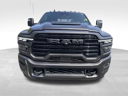 Used 2025 RAM 2500 Laramie AWD/4WD image 12
