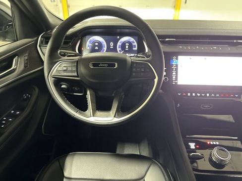 New 2026 Jeep Grand Cherokee Limited w/ Luxury Tech Group II AWD/4WD image 11