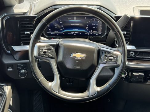 Used 2025 Chevrolet Silverado 1500 LT AWD/4WD image 15