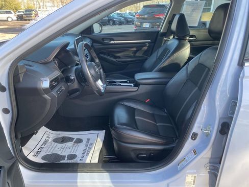 Used 2023 Nissan Altima 2.5 SR image 12