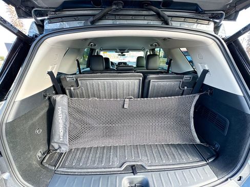 Used 2025 Nissan Pathfinder SL w/ Cargo Package image 9