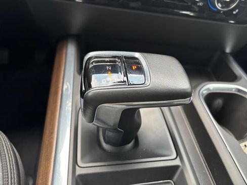 Used 2022 Chevrolet Silverado 1500 High Country w/ Technology Package AWD/4WD image 21