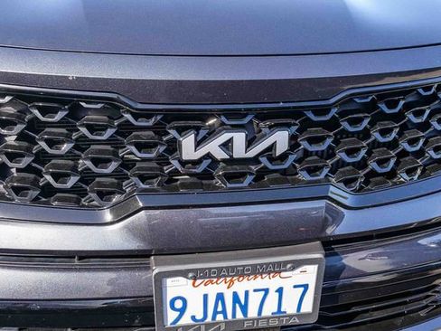 Certified 2023 Kia Sorento SX image 4