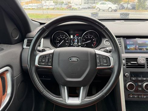 Used 2017 Land Rover Discovery Sport HSE Luxury image 14