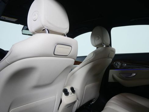 Used 2018 Mercedes-Benz E 300 image 13