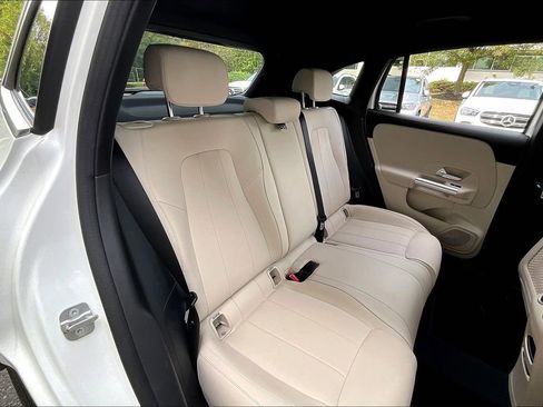 Used 2025 Mercedes-Benz GLA 250 4MATIC image 29