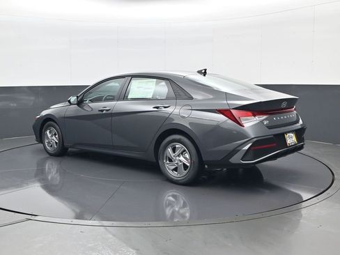 New 2026 Hyundai Elantra SE image 7