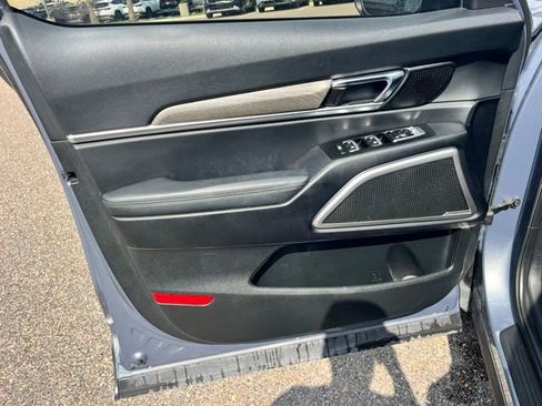 Used 2022 Kia Telluride EX w/ EX Premium Package FWD image 12