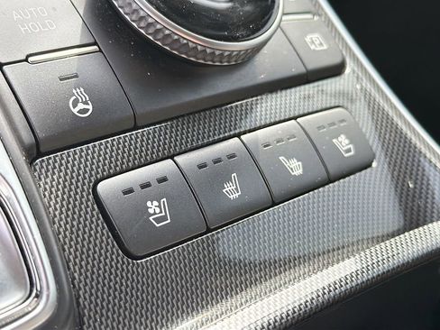 Used 2022 Hyundai Santa Fe Limited FWD image 16