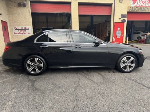 Used 2019 Mercedes-Benz E 300 4MATIC image 8