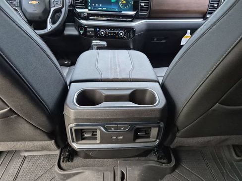 Used 2024 Chevrolet Silverado 1500 High Country w/ High Country Premium Package RWD image 36