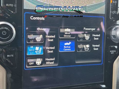 Used 2020 RAM 1500 Laramie RWD image 19