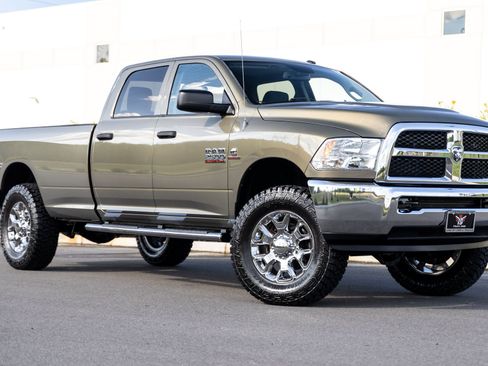 Used 2013 RAM 2500 Tradesman w/ Chrome Appearance Group AWD/4WD image 16