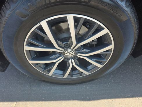Used 2019 Volkswagen Tiguan SE w/ Panoramic Sunroof Package AWD/4WD image 11