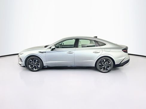 Used 2025 Hyundai Sonata SEL FWD image 4